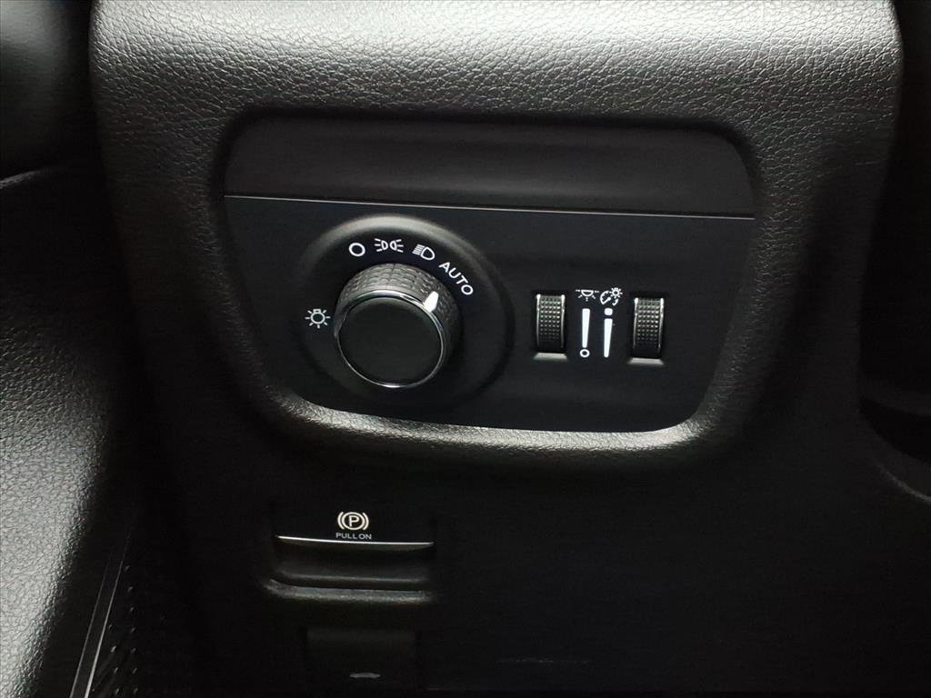 Used 2024 Jeep Grand Cherokee L Laredo image 29