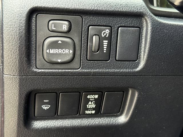 Used 2018 Toyota 4Runner SR5 AWD/4WD image 22