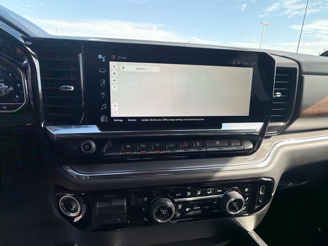 Used 2024 Chevrolet Silverado 1500 High Country w/ Technology Package AWD/4WD image 14
