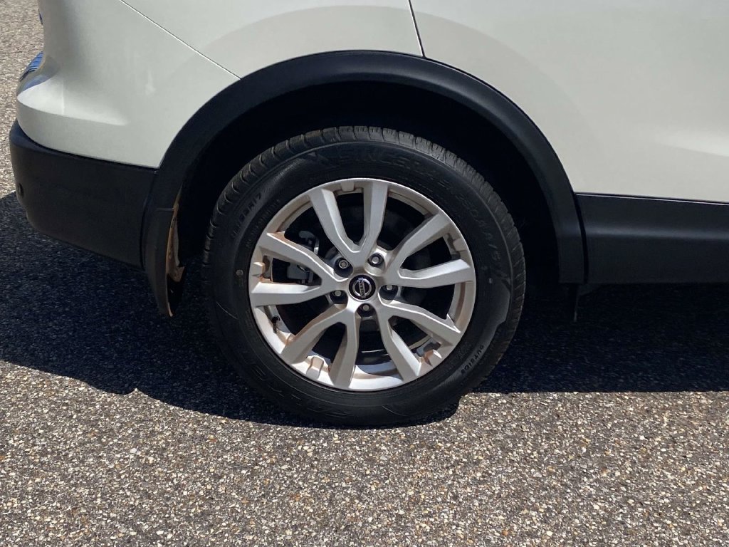 Used 2022 Nissan Rogue Sport SV AWD/4WD image 11