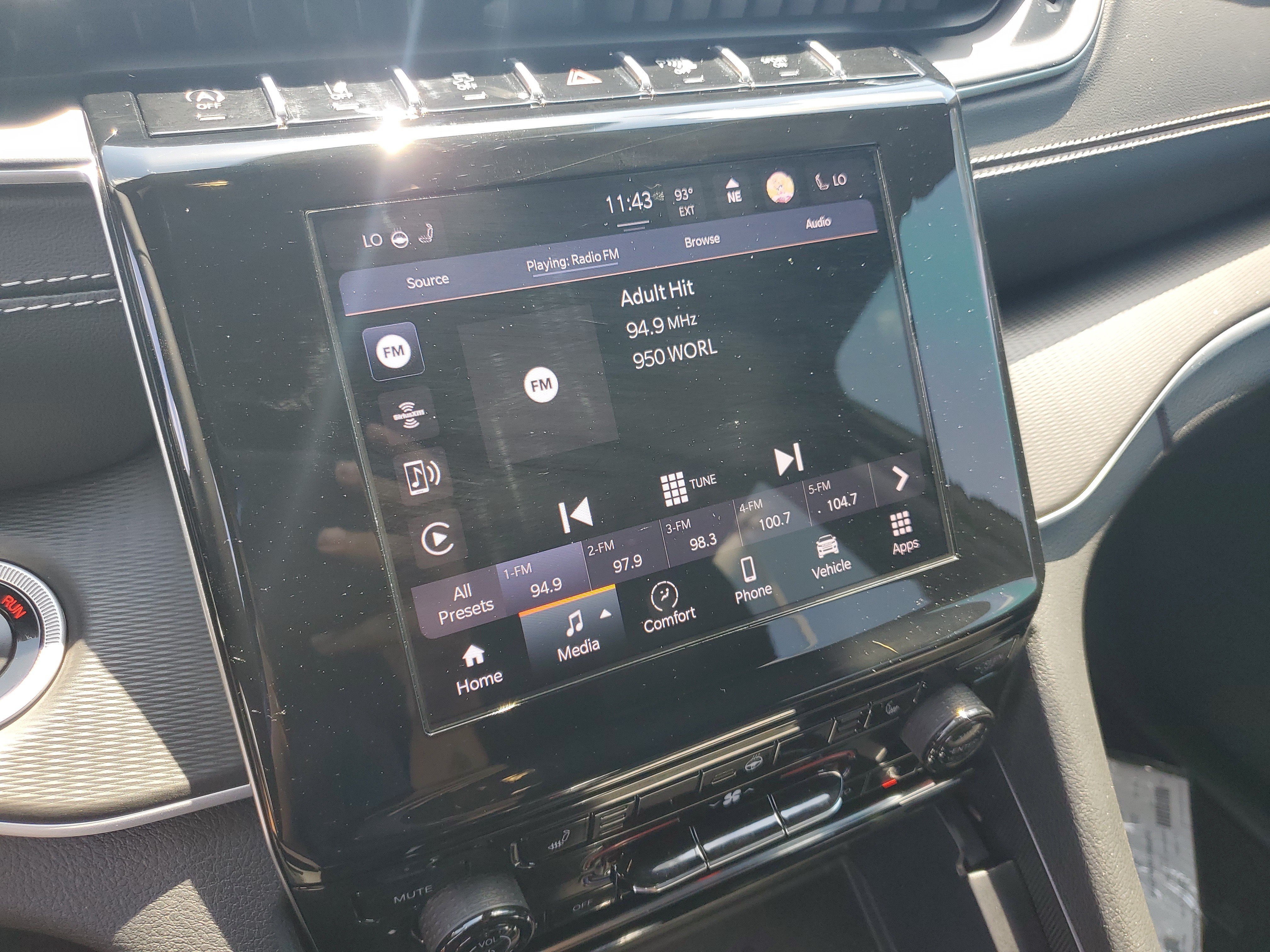 Used 2024 Jeep Grand Cherokee L Altitude RWD image 19