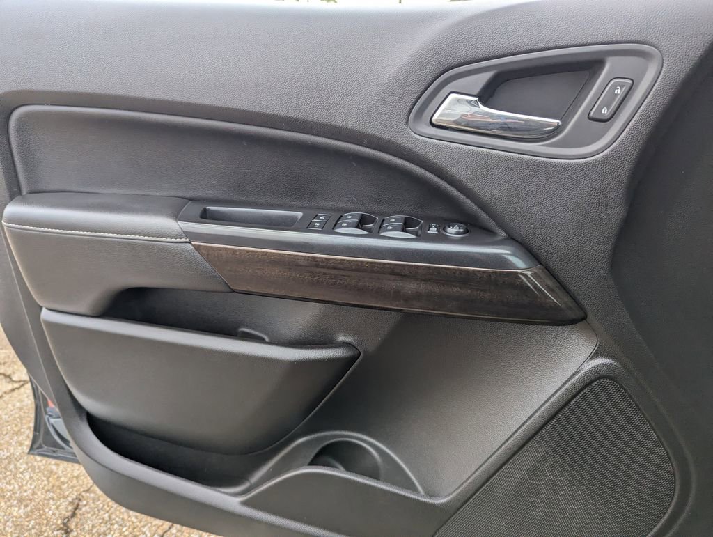 Used 2018 GMC Canyon SLE image 16