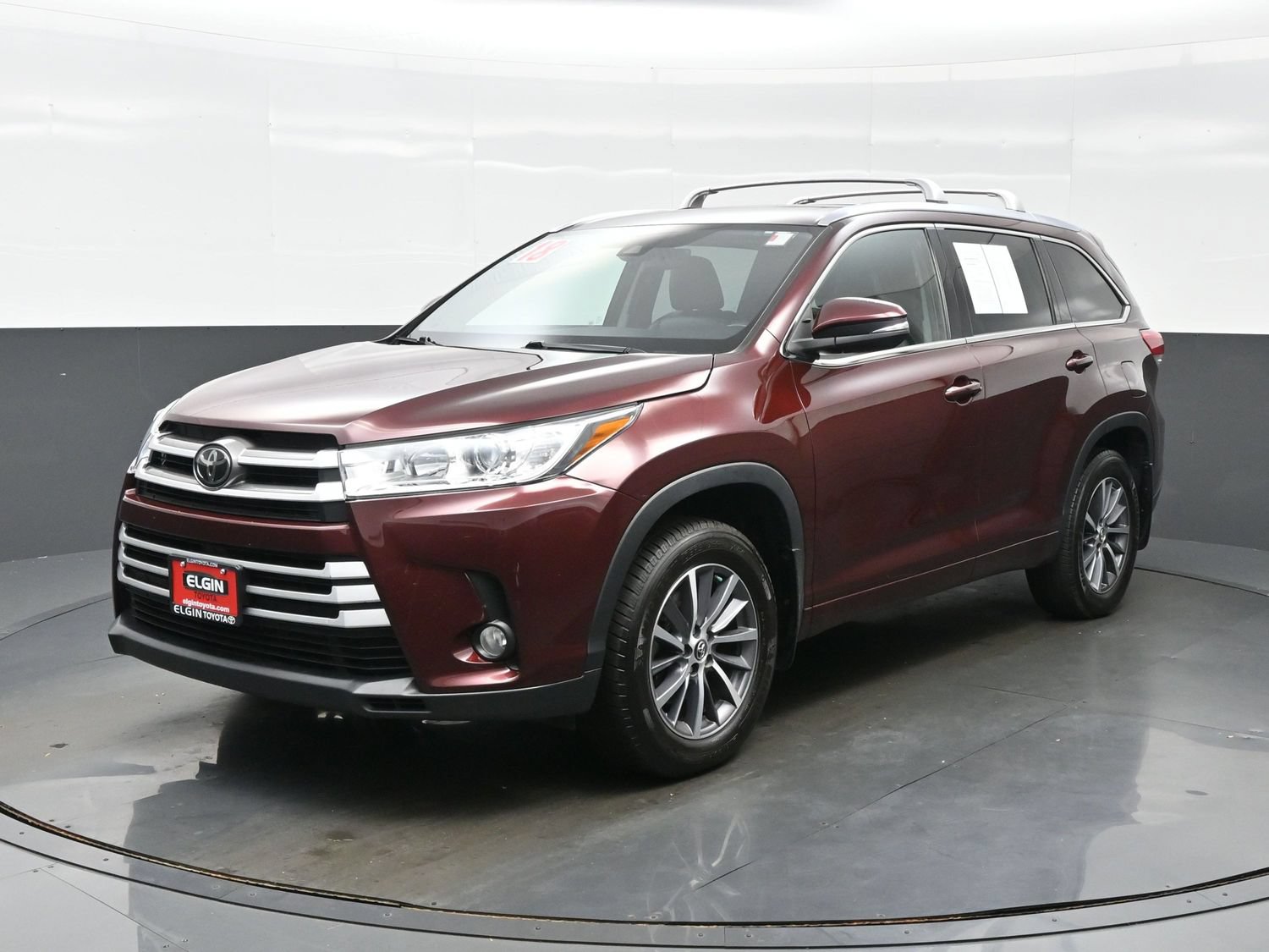 Used 2018 Toyota Highlander XLE AWD/4WD image 2