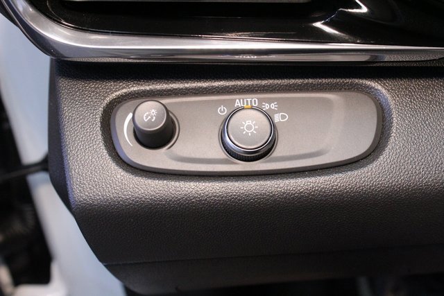 Certified 2025 Buick Envista Sport Touring w/ Convenience II Package image 20