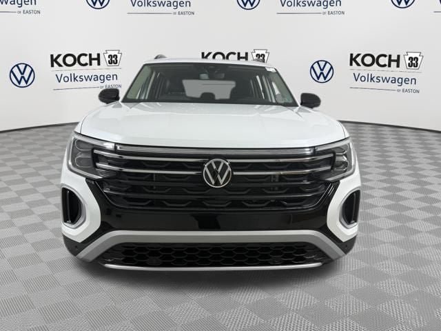 New 2026 Volkswagen Atlas Peak Edition AWD/4WD image 2