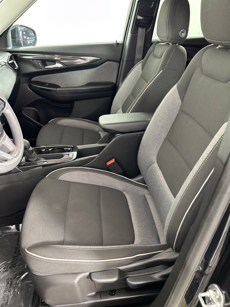 Used 2025 Chevrolet TrailBlazer LT AWD/4WD image 12