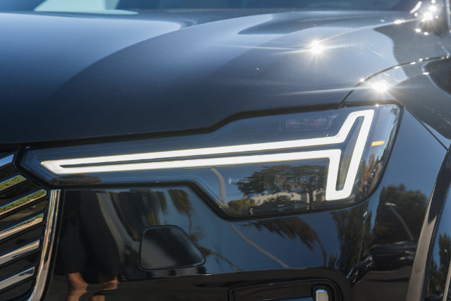 New 2027 Volvo XC90 B5 Plus AWD/4WD image 13
