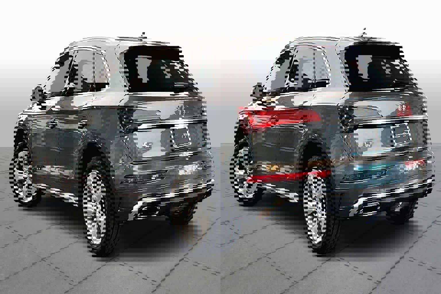 Certified 2025 Audi Q5 2.0T Premium Plus w/ Premium Plus Package image 11