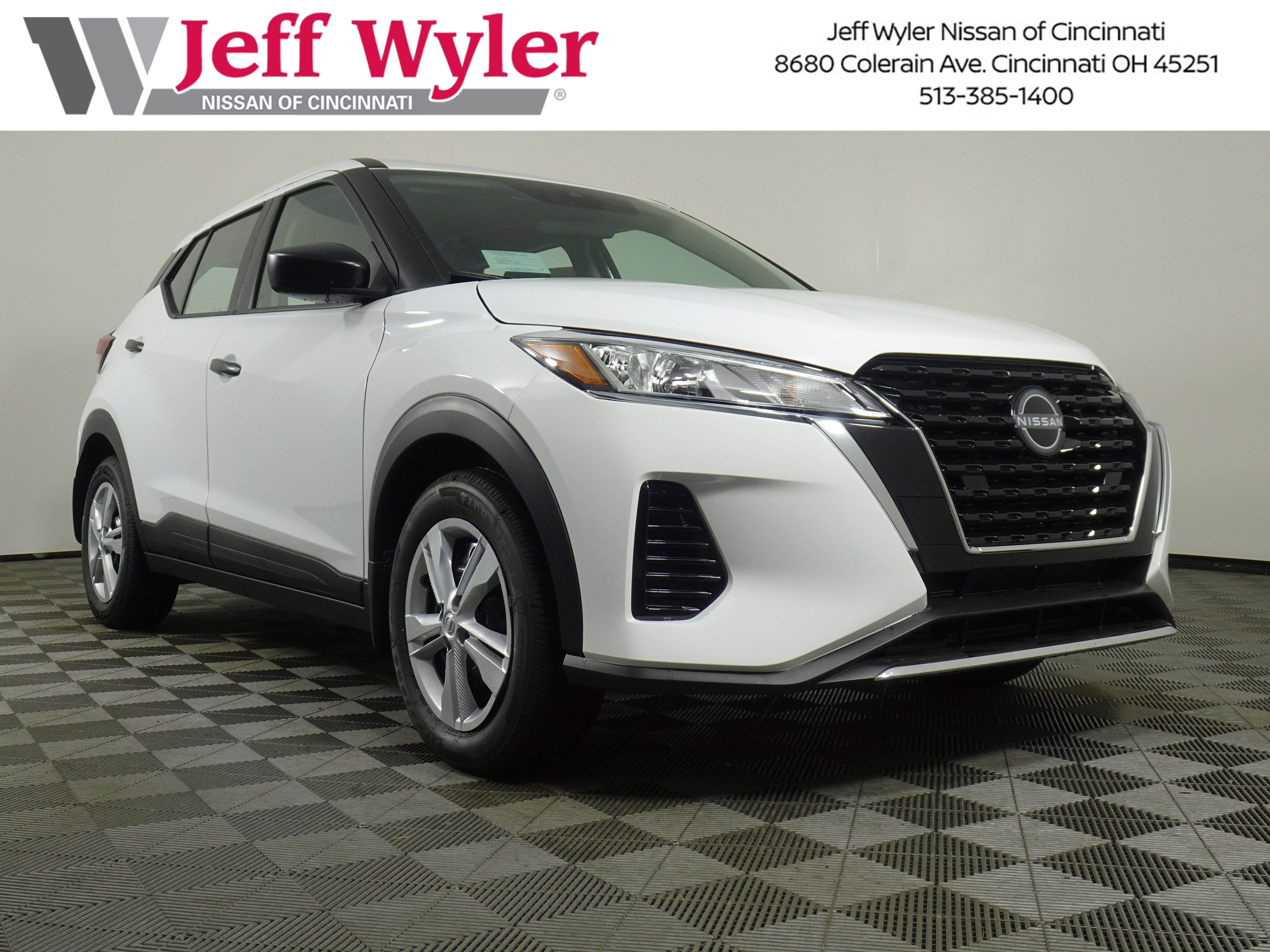 New 2025 Nissan Kicks Play S