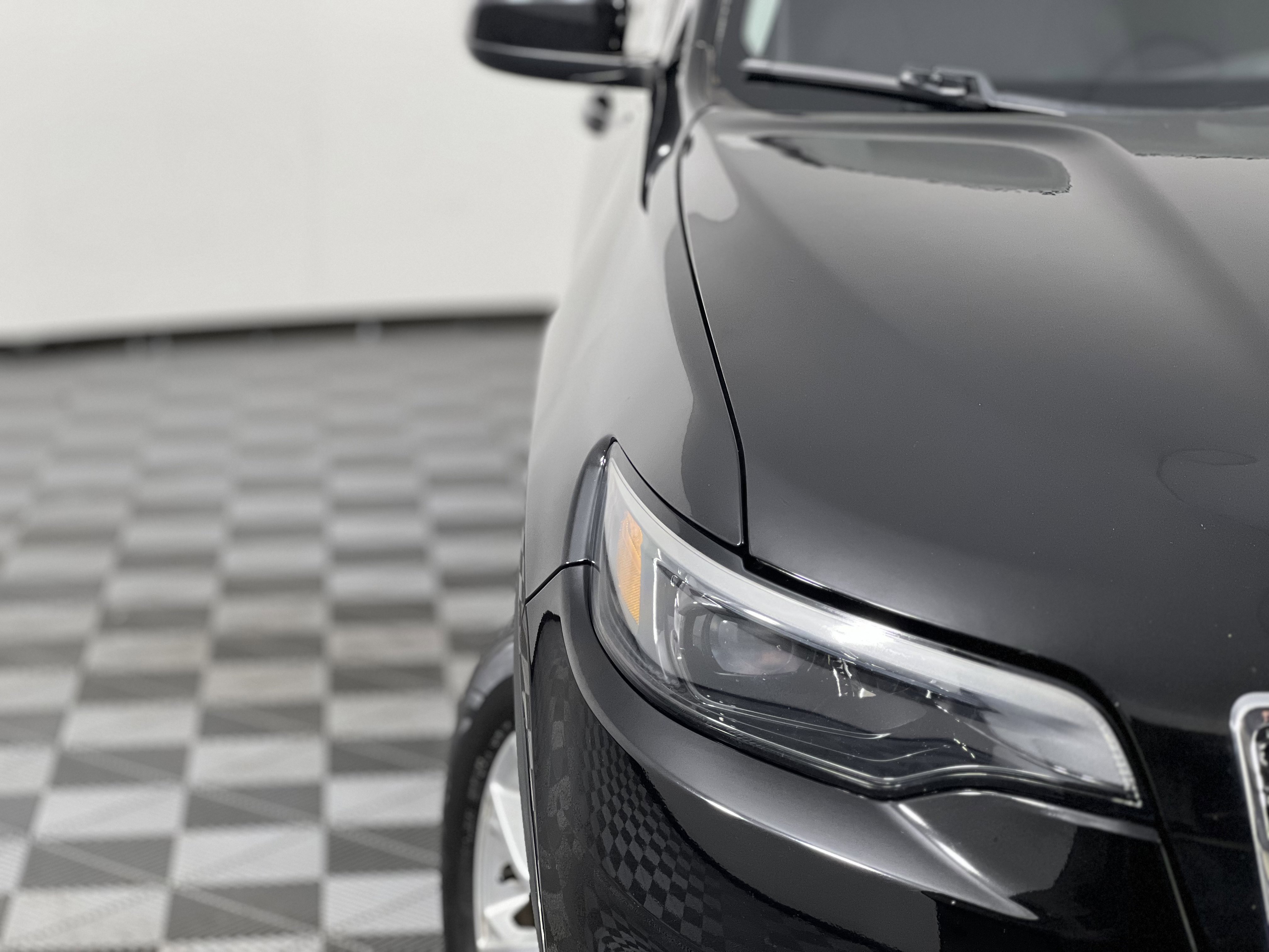 Used 2019 Jeep Cherokee Latitude w/ Popular Appearance Group image 7