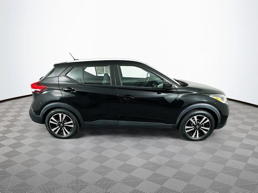 Used 2019 Nissan Kicks SV FWD image 11