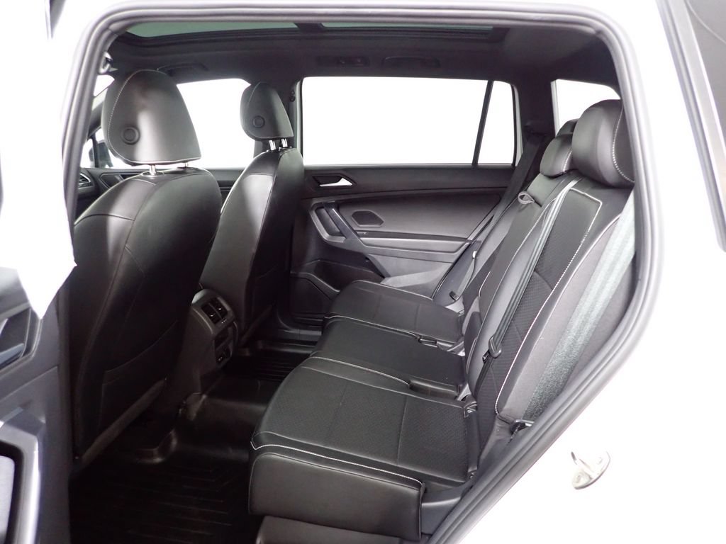 Used 2021 Volkswagen Tiguan SE R-Line AWD/4WD image 32
