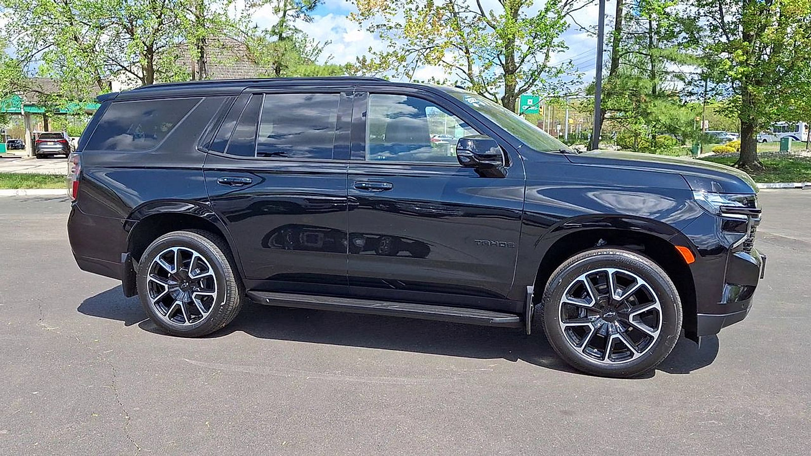 Certified 2022 Chevrolet Tahoe RST w/ Luxury Package image 4