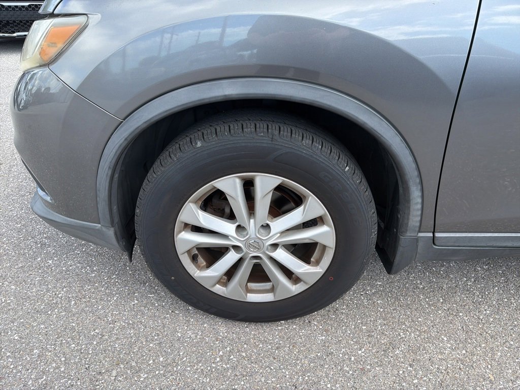 Used 2016 Nissan Rogue SV image 10