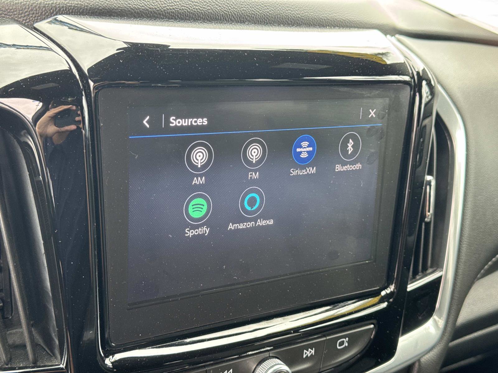 Used 2023 Chevrolet Traverse LT FWD image 14