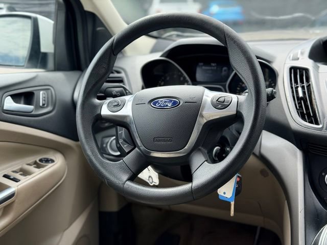Used 2016 Ford Escape SE FWD image 18