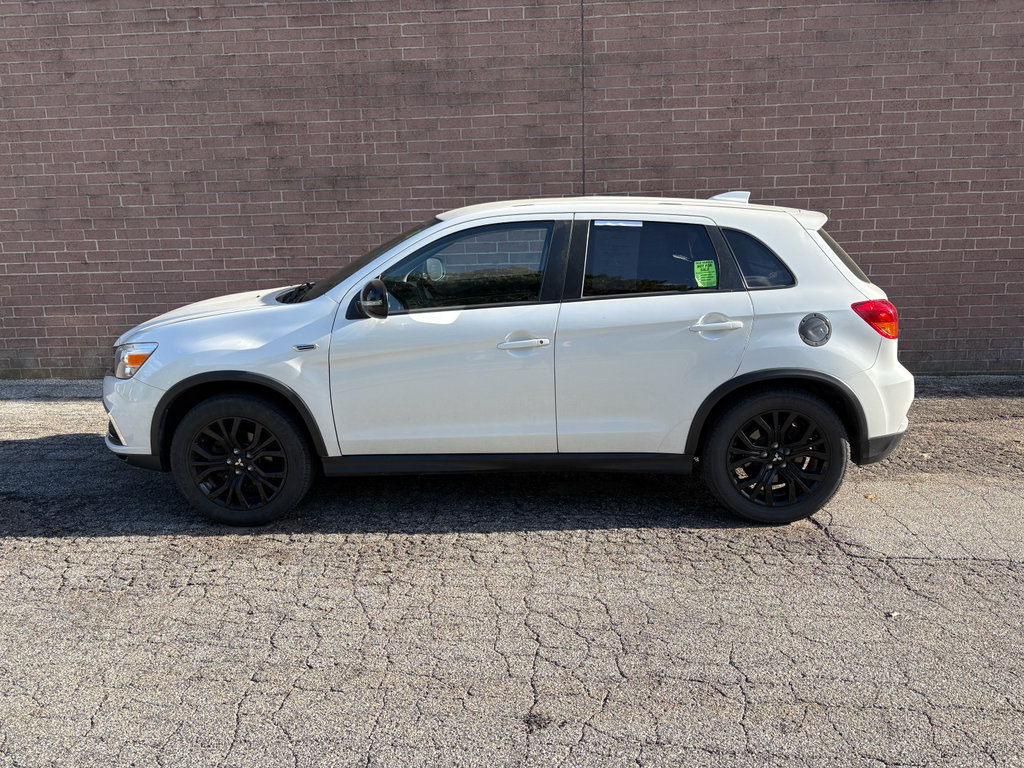 Used 2018 Mitsubishi Outlander Sport LE AWD/4WD image 3