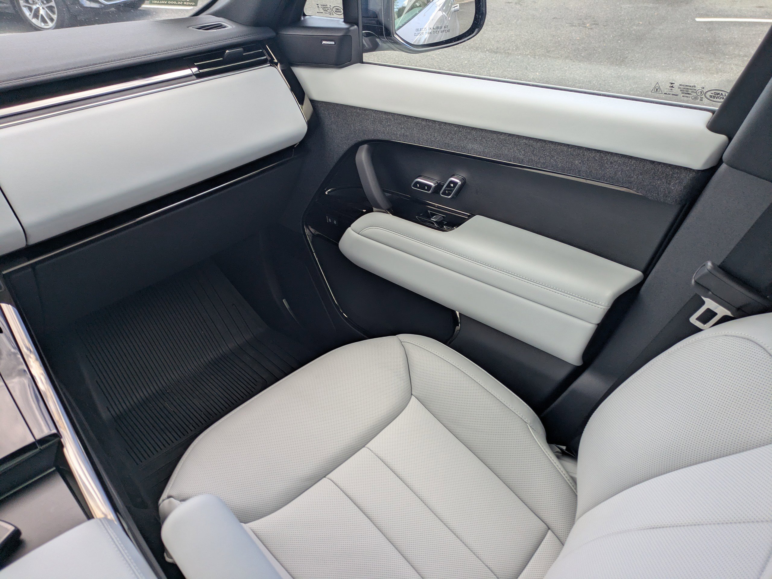 Used 2026 Land Rover Range Rover Sport SE image 22