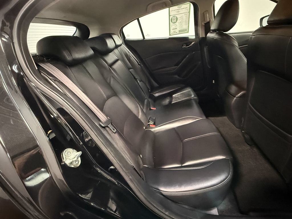 Used 2018 MAZDA MAZDA3 Touring FWD image 14
