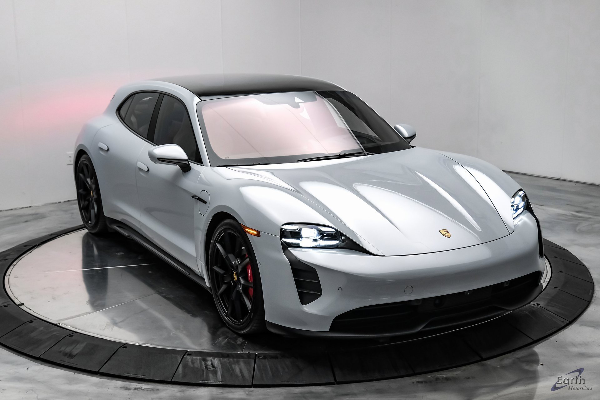 Used 2023 Porsche Taycan GTS w/ Premium Package image 21