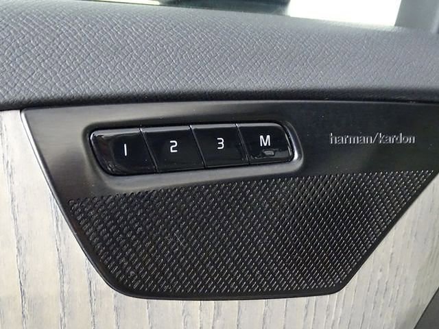 Used 2023 Volvo XC90 B6 Plus image 21