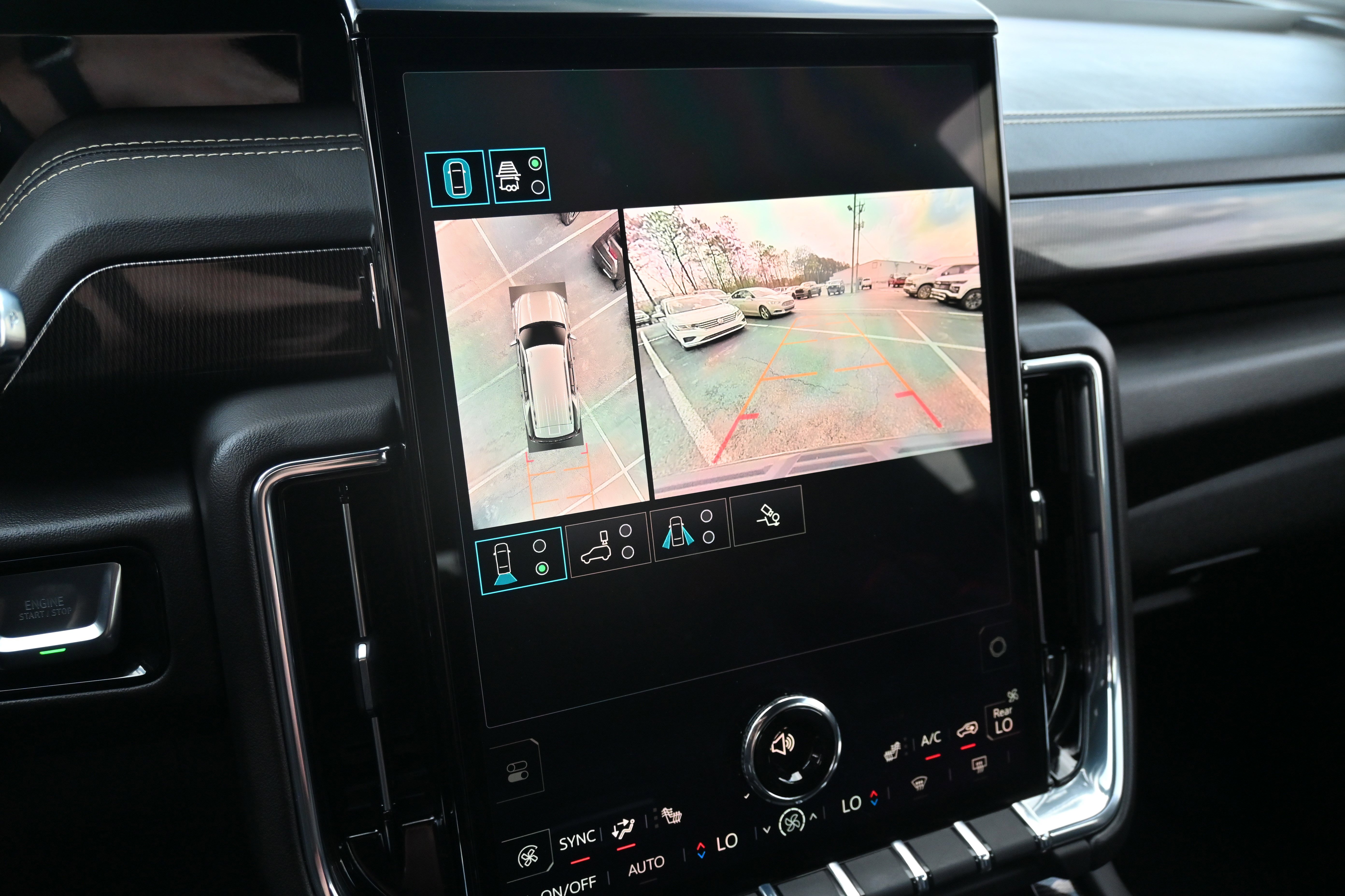 Used 2025 GMC Yukon Elevation w/ LPO, Floor Liner Package image 16