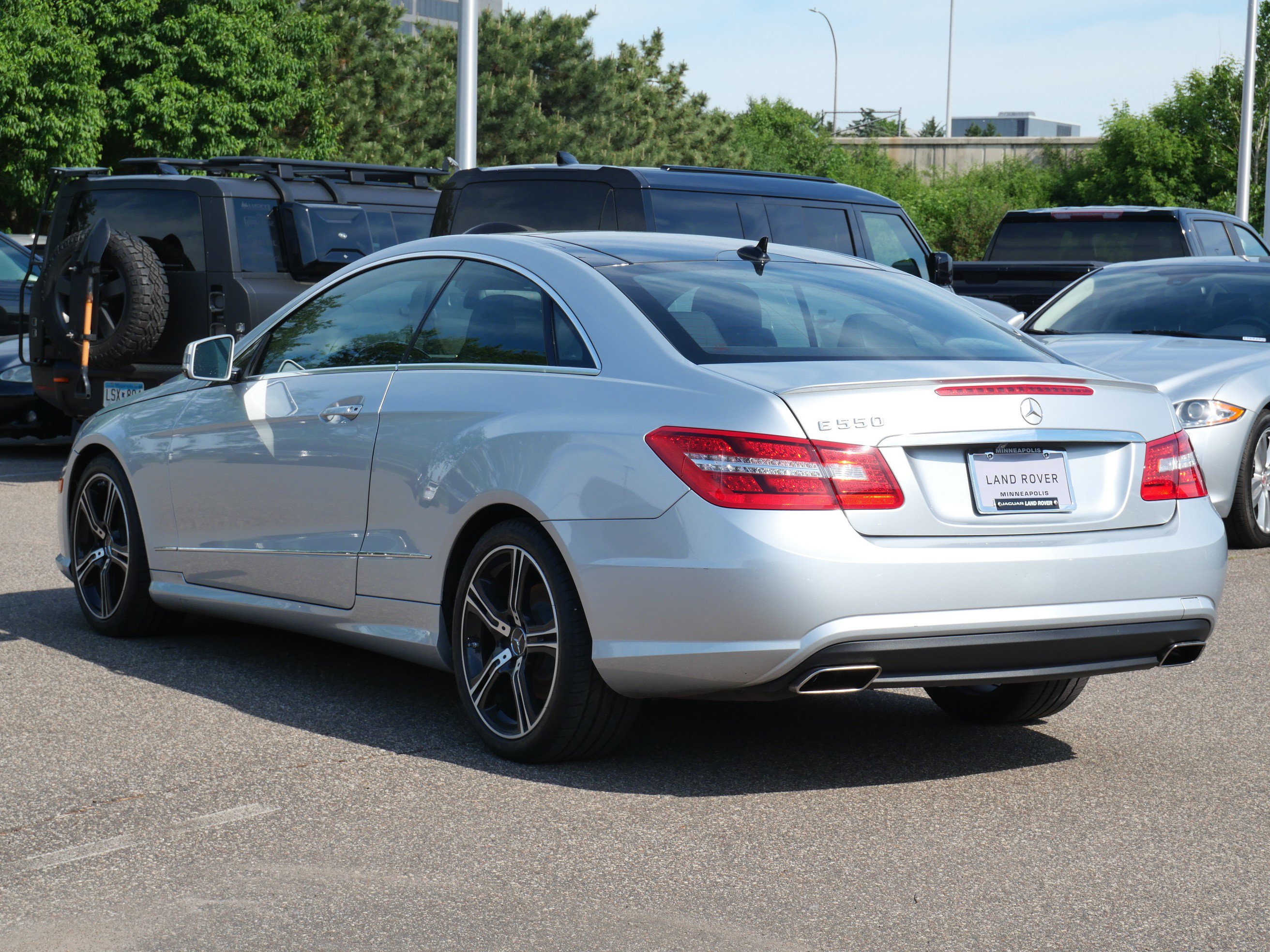 Used 2011 Mercedes-Benz E 550 Coupe image 3