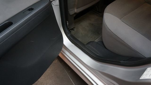 Used 2010 Nissan Sentra 2.0 SR image 36