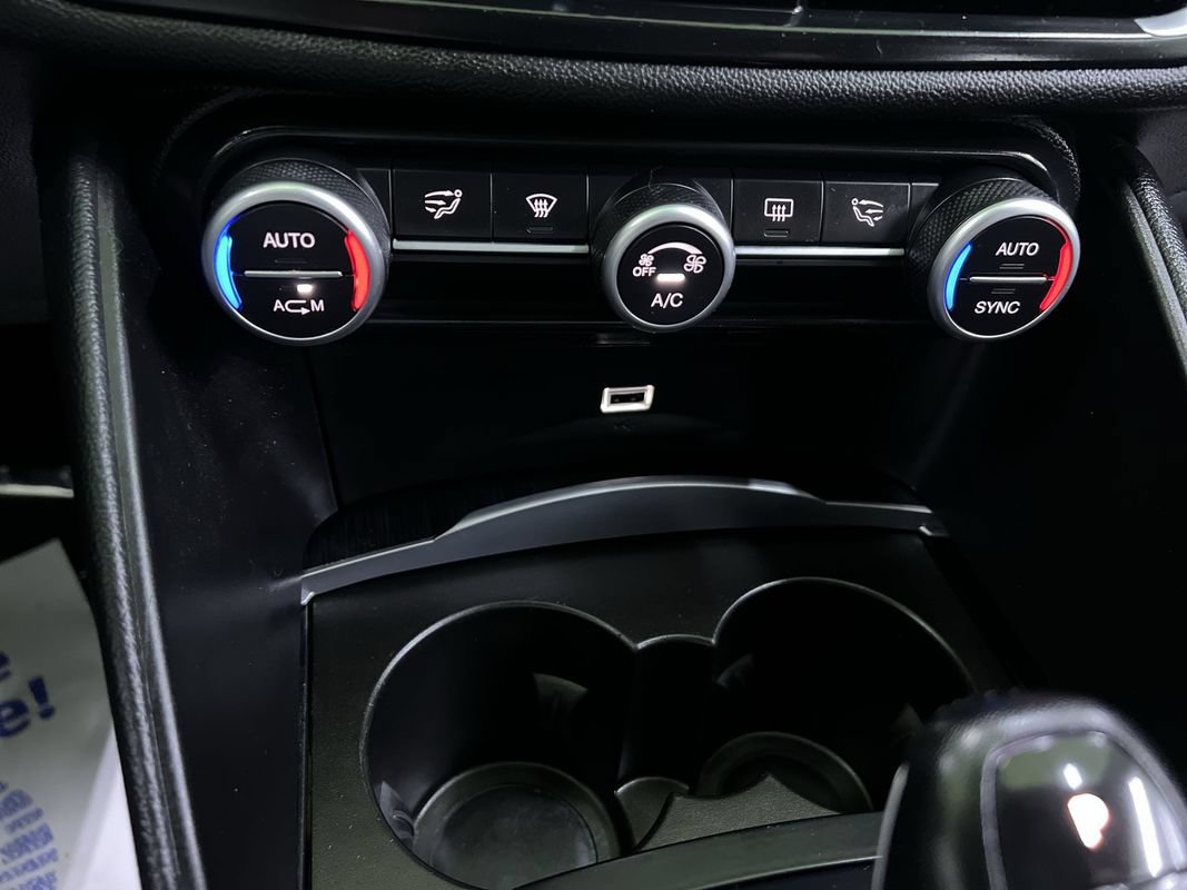 Used 2019 Alfa Romeo Giulia RWD image 22
