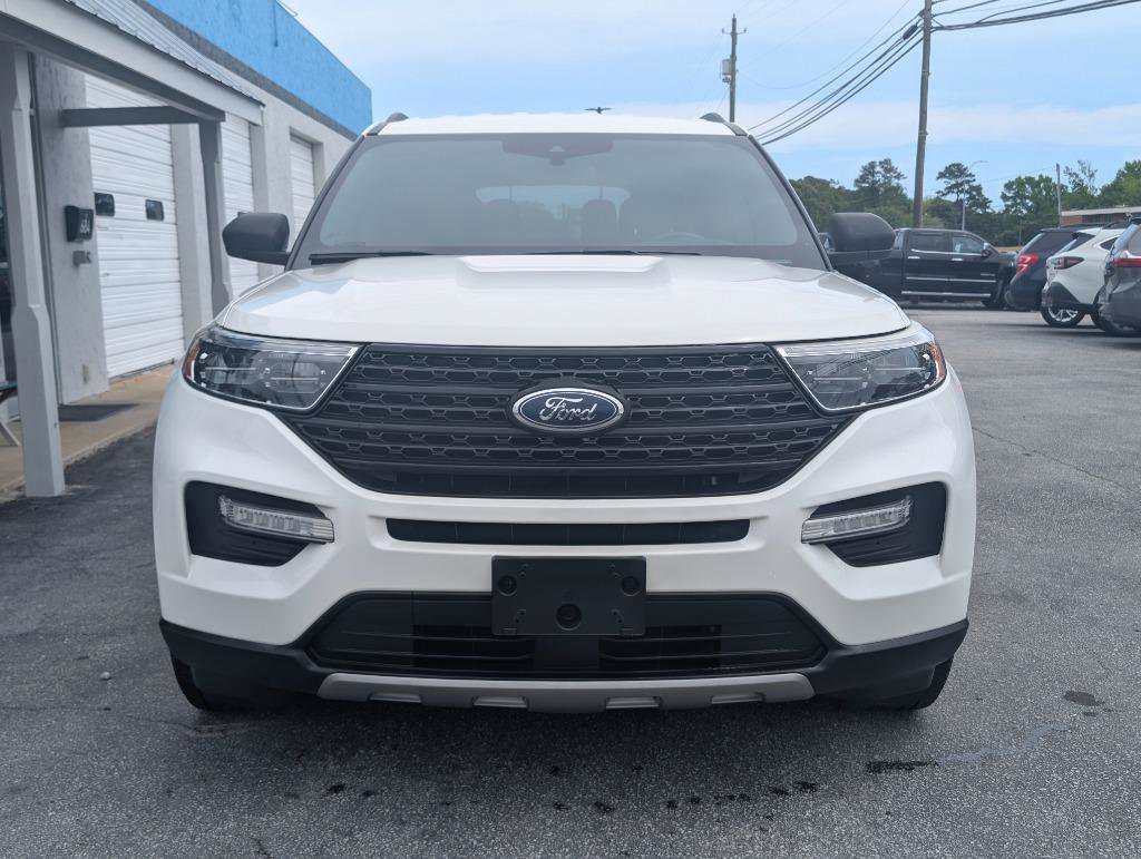 Used 2020 Ford Explorer XLT w/ Equipment Group 202A AWD/4WD image 2