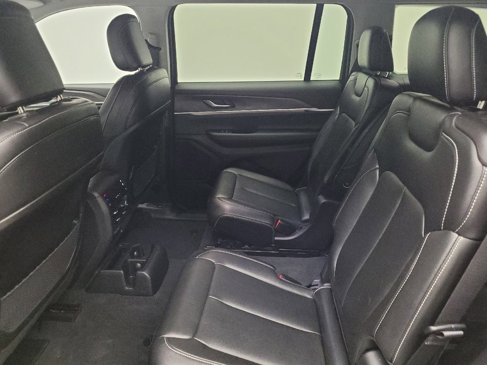 Used 2023 Jeep Grand Cherokee L Limited AWD/4WD image 18