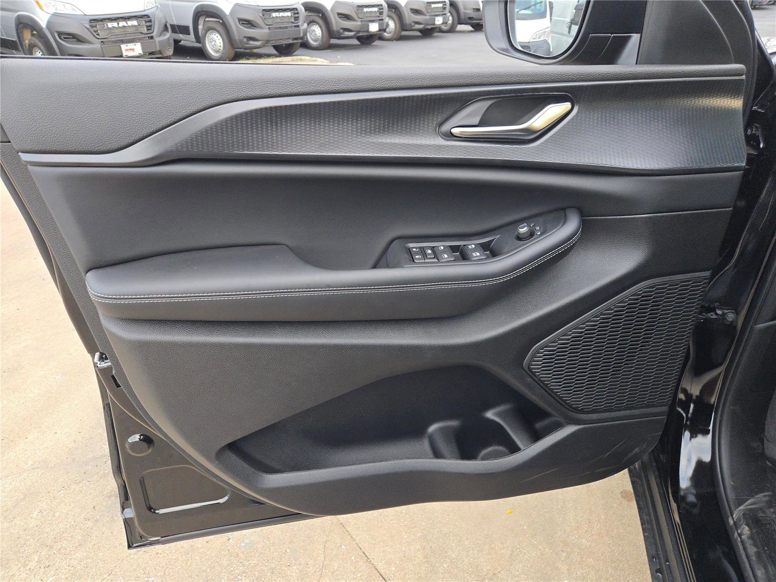 New 2025 Jeep Grand Cherokee Laredo w/ Luxury Tech Group I image 22