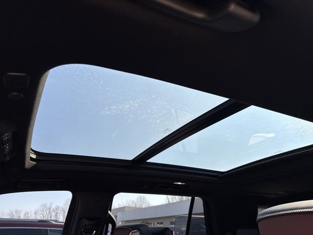 Used 2023 GMC Yukon Denali Ultimate image 22