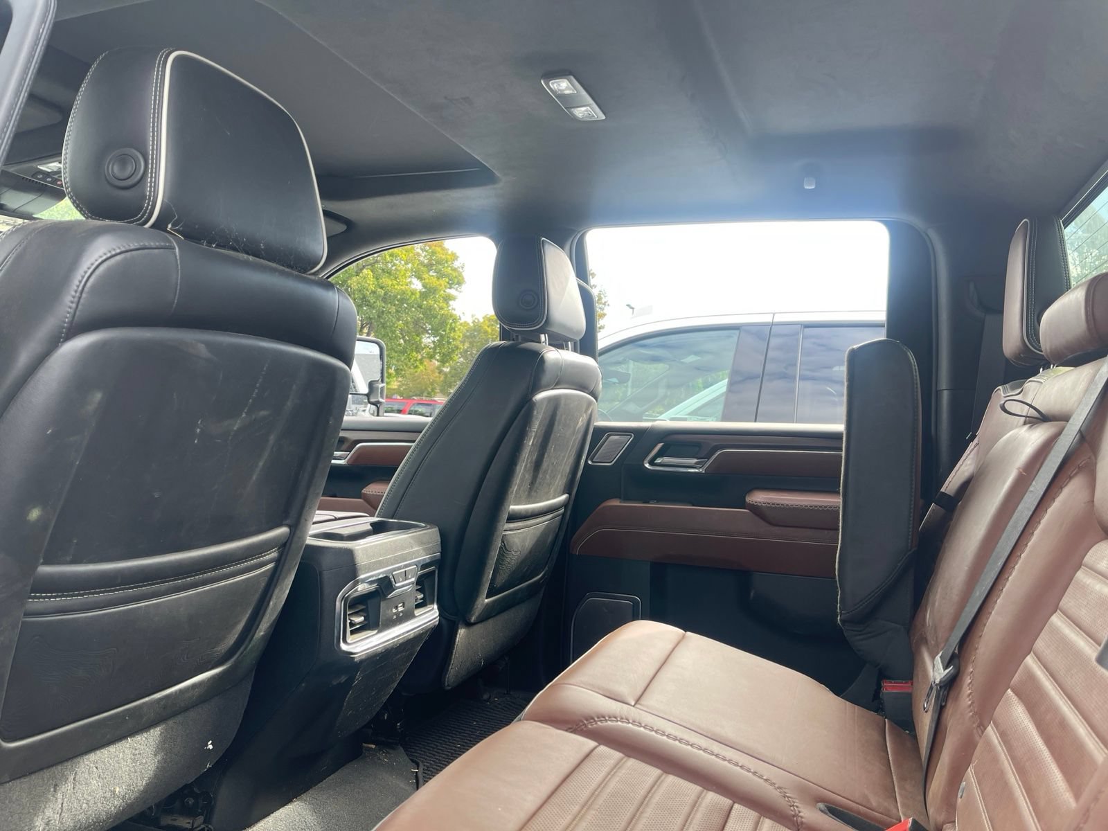 Used 2024 GMC Sierra 2500 Denali Ultimate AWD/4WD image 4