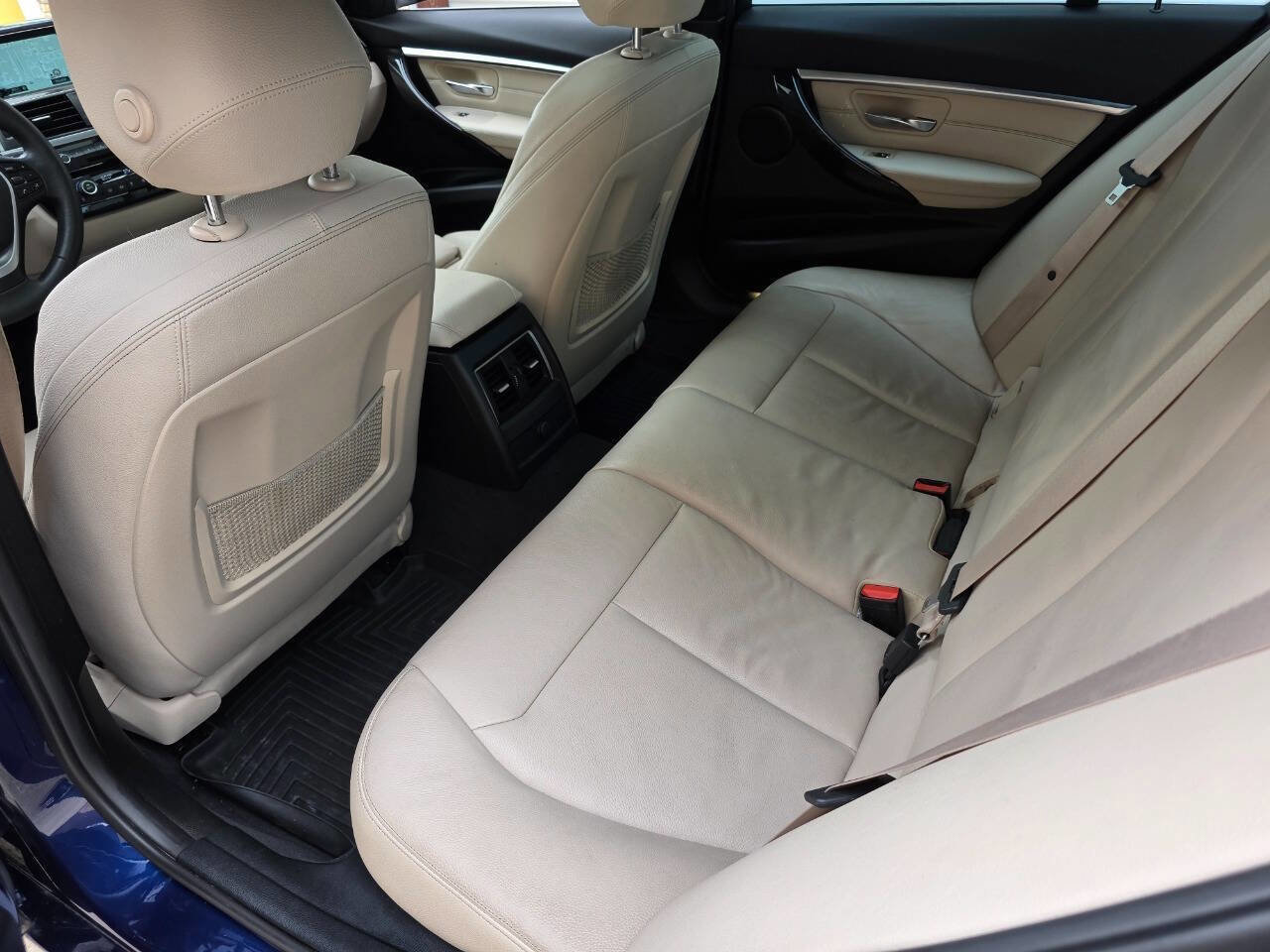 Used 2017 BMW 330i Sedan RWD image 28