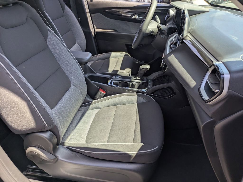 Used 2025 Chevrolet TrailBlazer LT AWD/4WD image 28
