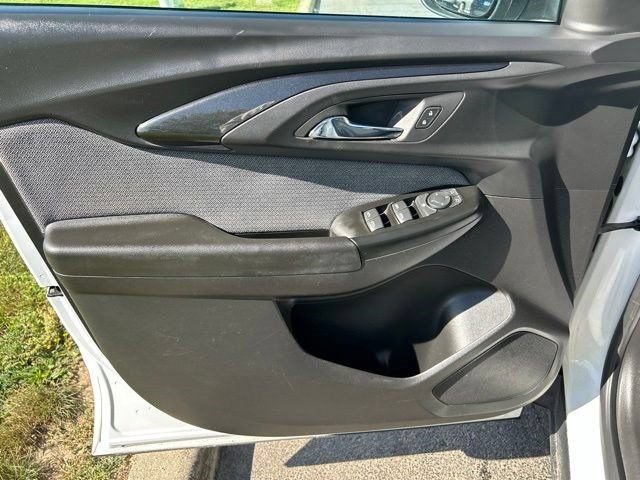 Used 2021 Chevrolet TrailBlazer LT FWD image 9