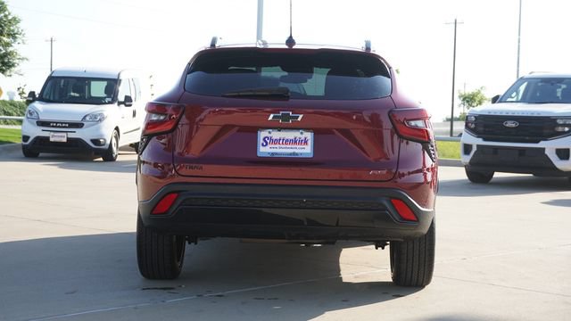 Used 2024 Chevrolet Trax RS w/ Sunroof Package FWD image 8