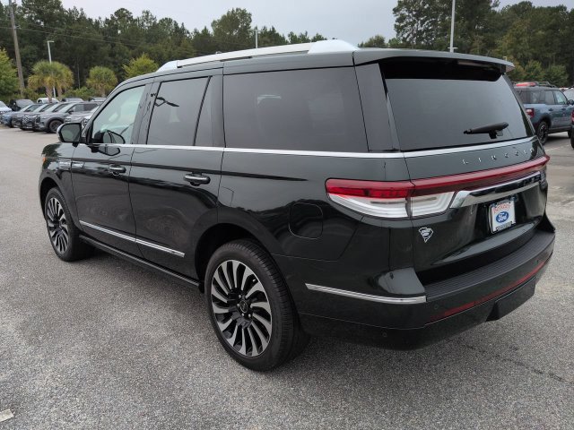 Used 2022 Lincoln Navigator Black Label AWD/4WD image 6