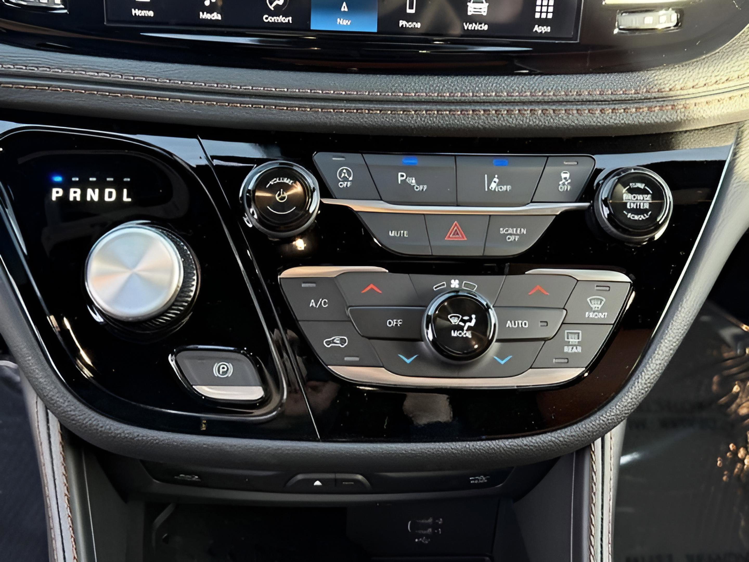 New 2026 Chrysler Pacifica Pinnacle image 23