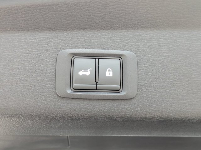 Used 2025 Mitsubishi Outlander SE FWD image 14