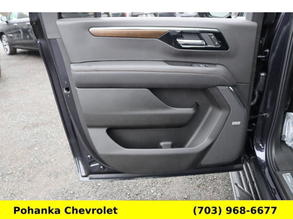 New 2026 Chevrolet Suburban High Country w/ Sun And Tow Package image 25