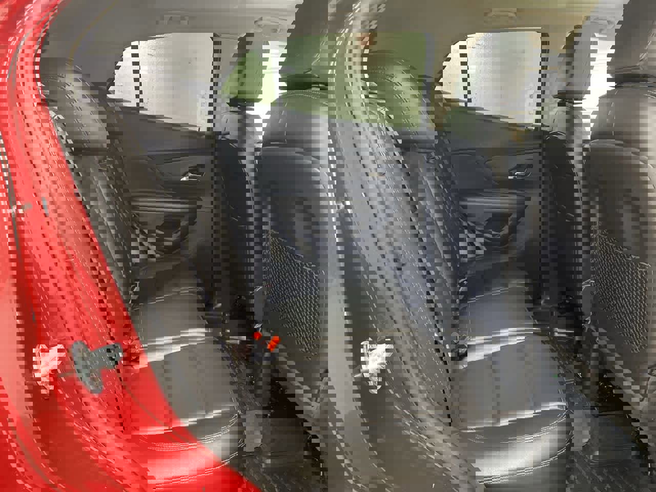 Used 2019 Buick Encore Essence image 18