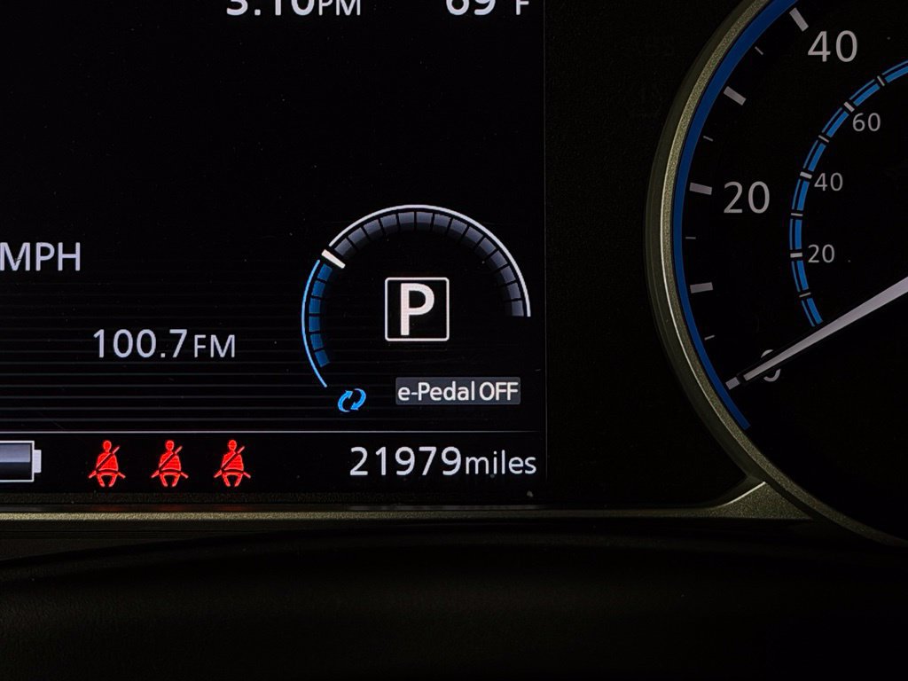 Used 2025 Nissan Leaf S FWD image 16
