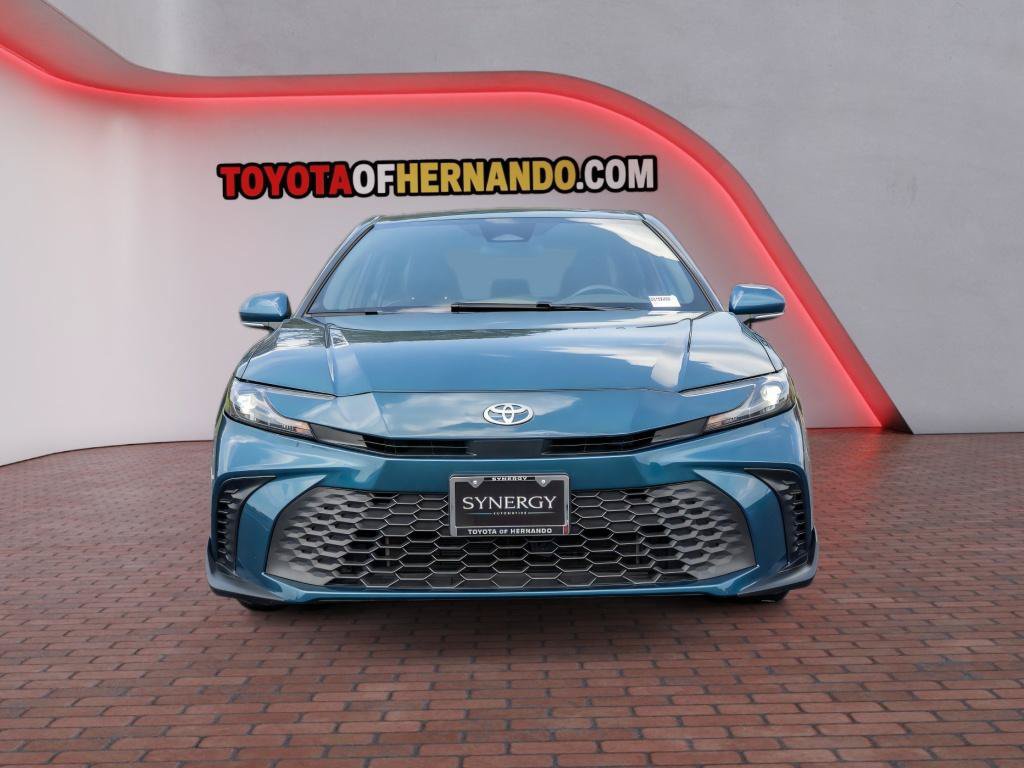 Used 2025 Toyota Camry SE FWD image 2