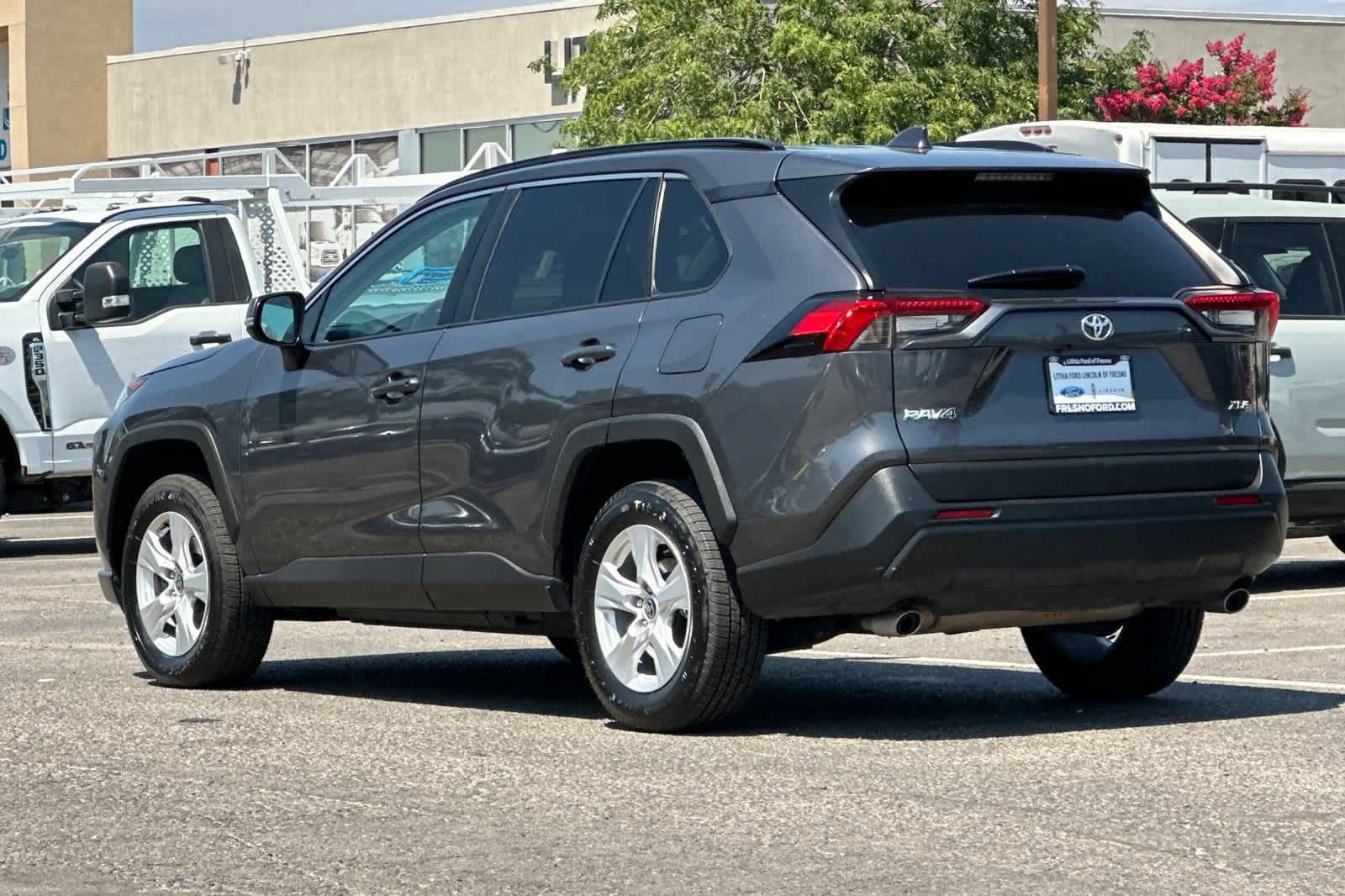 Used 2021 Toyota RAV4 XLE FWD image 7