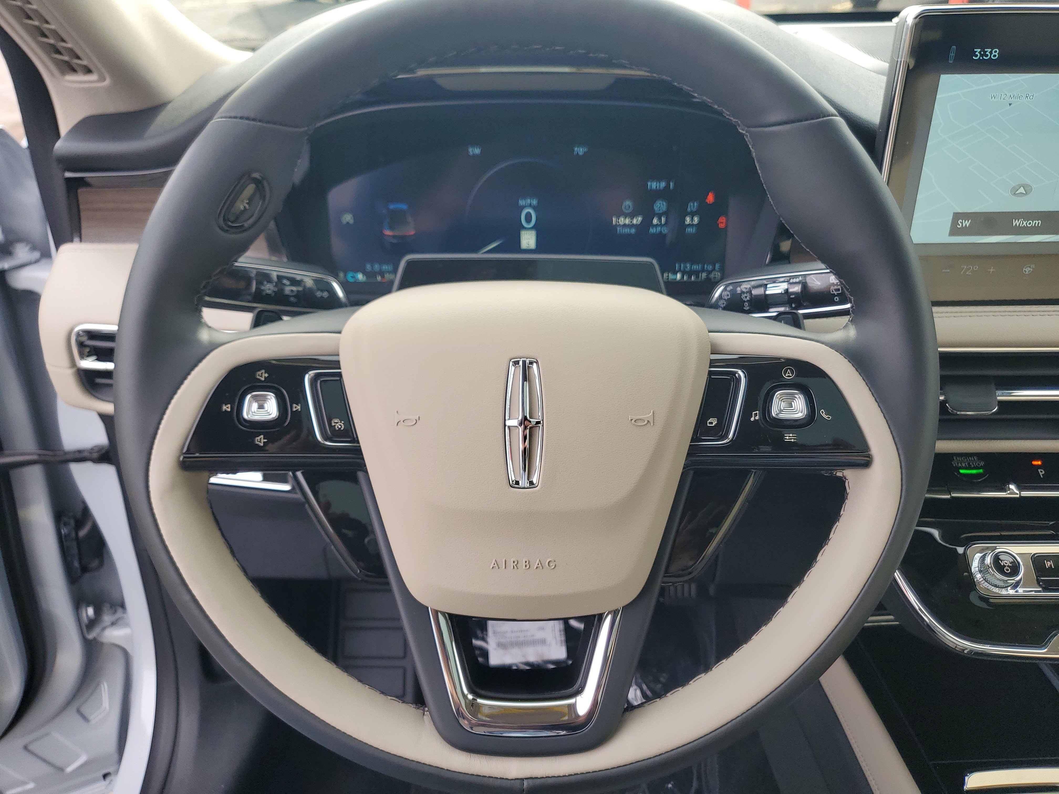 New 2026 Lincoln Corsair Reserve image 16