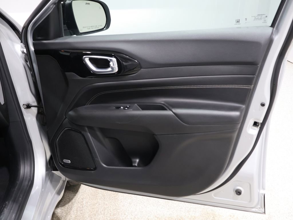 Used 2024 Jeep Compass Limited w/ High Altitude Package image 23