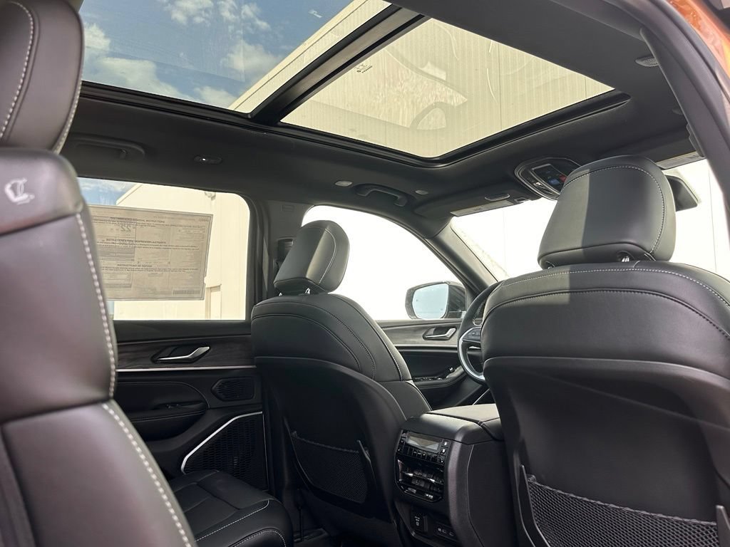 New 2026 Jeep Grand Cherokee L Limited AWD/4WD image 28