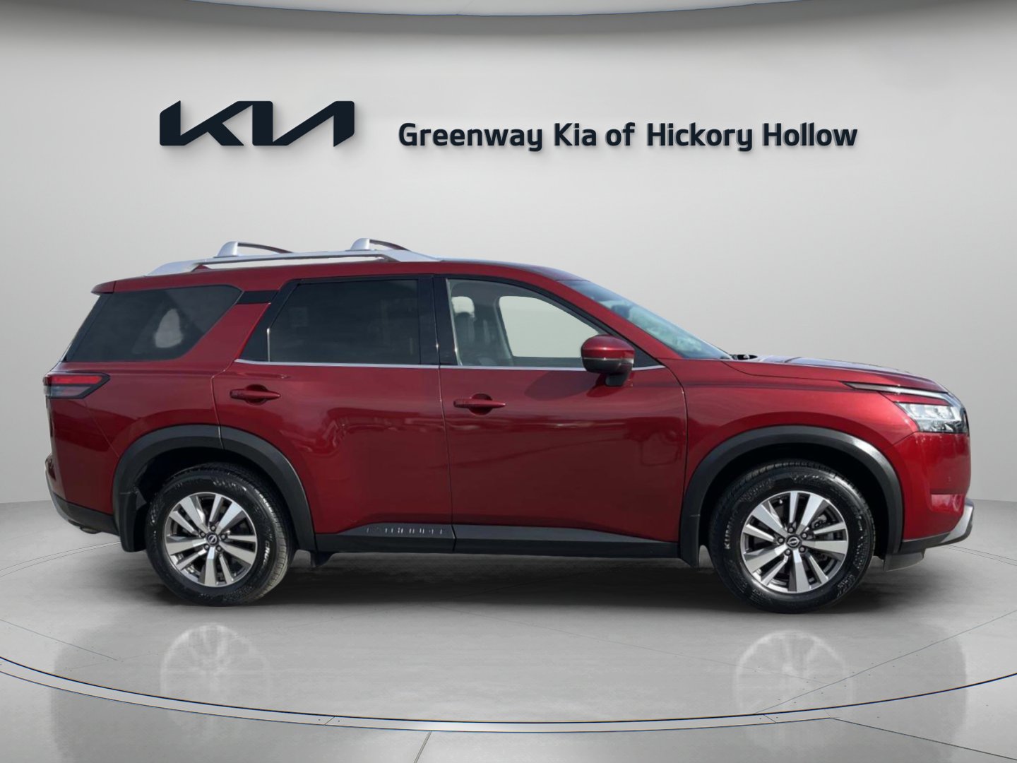 Used 2022 Nissan Pathfinder SL w/ SL Black Package image 10